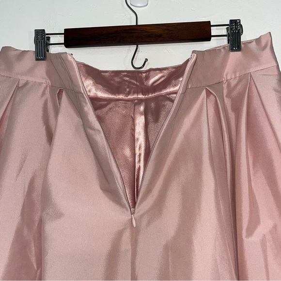 White House Black Market Light Pink Pleated Full Circle Satin Skirt Size 14 - Picture 11 of 12